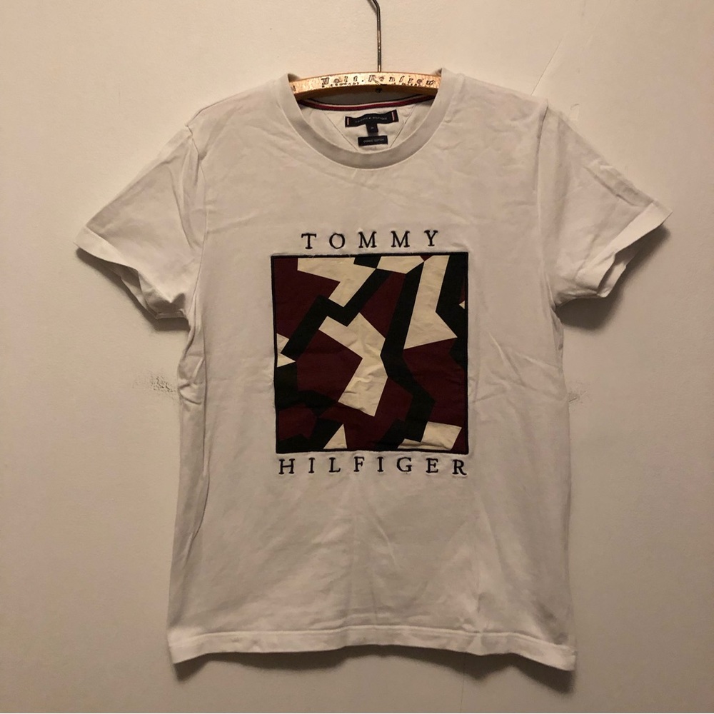 Tommy Hilfiger Organic Cotton T-shirt Mens Medium Embroidered Geometric‎